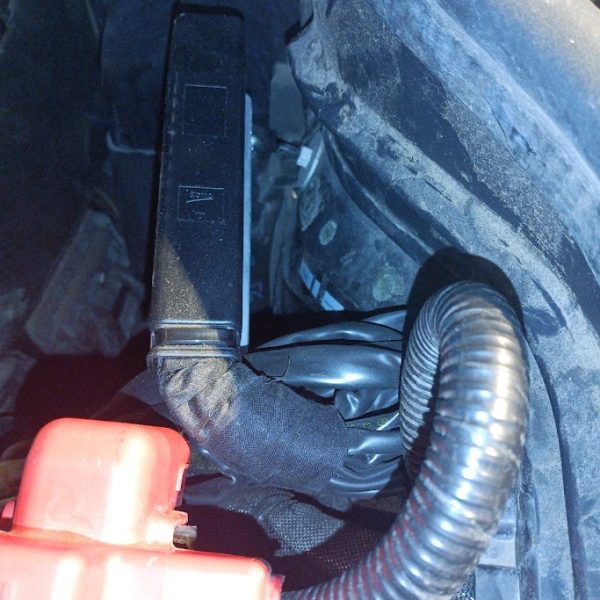 Osadené komponenty LPG systému v motorovom priestore