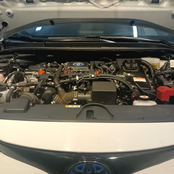 Motorový priestor vozidla Toyota pred montážou LPG